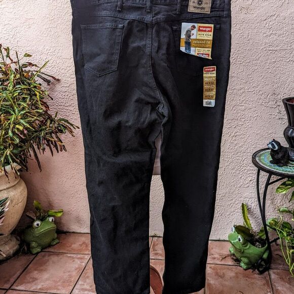 Wrangler Five Star Premium black denim relaxed fit jeans  Sz 44x32 - Picture 9 of 16